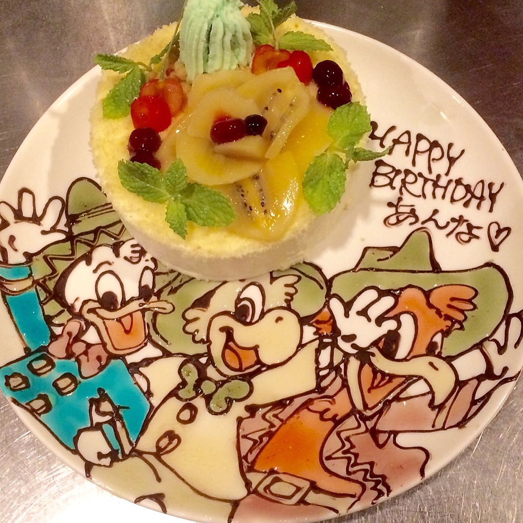 主役を喜ばせたいなら『サボテンケーキ』♪上に乗っているサボテンも食べられます♪