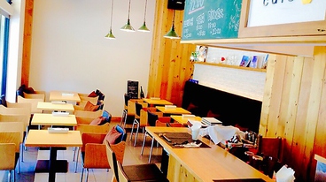 立川 akari アカリ カフェの雰囲気1