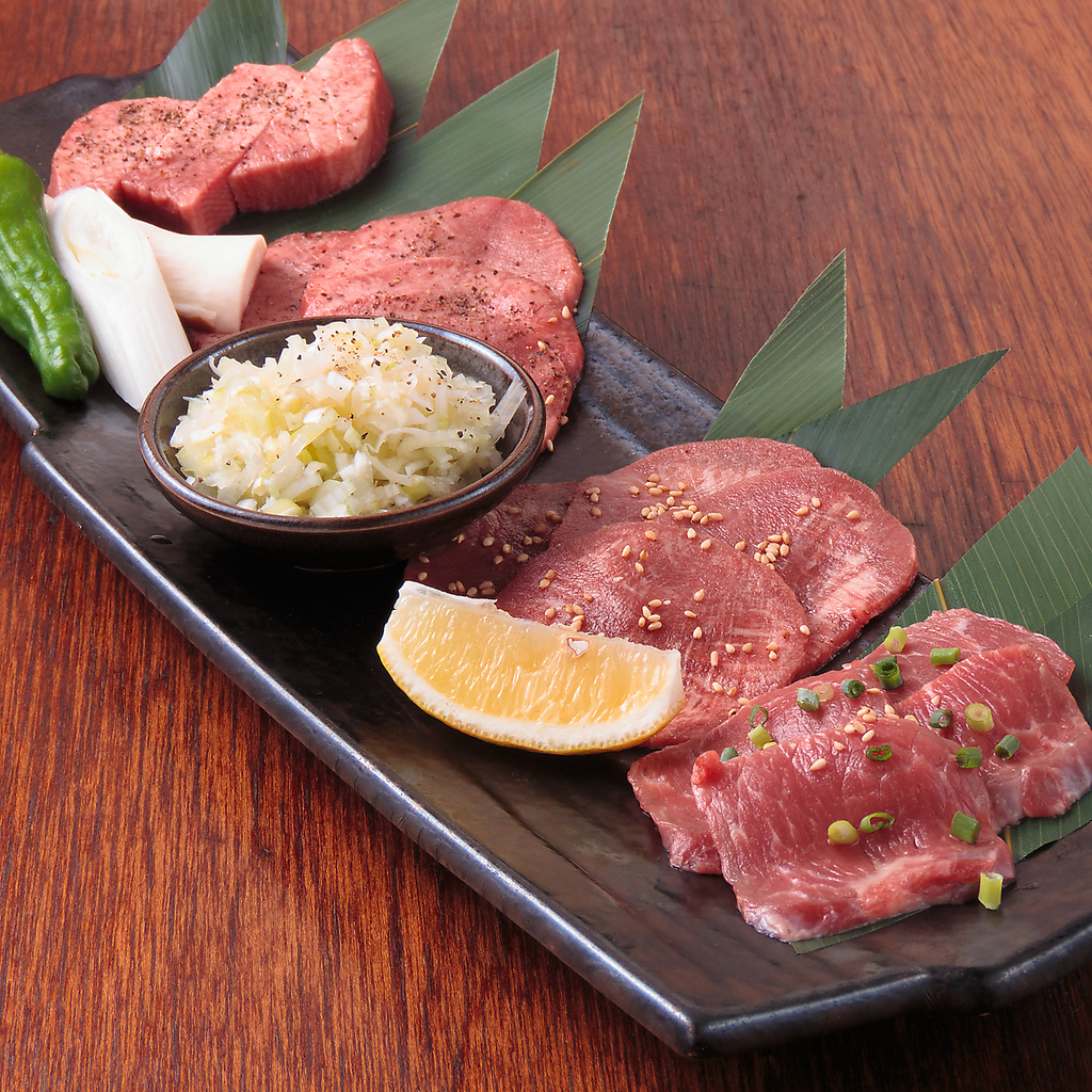 厳選して提供する新鮮なお肉を炭火で焼き上げることで、ジューシーさと香ばしさが引き立ちます☆