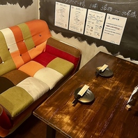 2人で座れるソファー席も人気♪