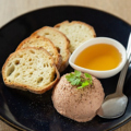 料理メニュー写真&nbsp;レバーパテ バゲット付