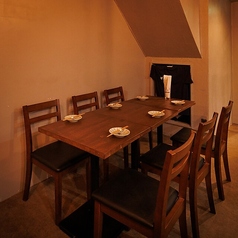 《少人数様向けテーブル席》【4名様から6名様】飲み会や女子会におすすめのお席です。