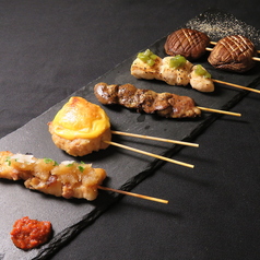 毎月29日(肉の日)はウルフ自慢の炭火串焼をオール半額！