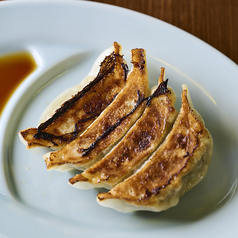 餃子王とからあげヒーローの写真