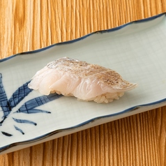 季節の握り寿司 太刀魚炙り 1貫