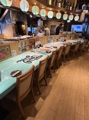 お一人様大歓迎★カウンター席は周りを気にせずゆったりとお食事可能です！気さくなスタッフばかりなのでお気軽にお越しください☆