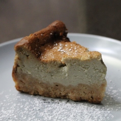 青かびチーズケーキ 自家製アイスクリーム添え