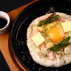 鉄板炒飯 にんにく醤油バター