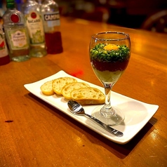 馬肉ユッケの特製ブルスケッタ