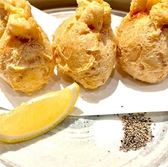 海老とカマンベールの茶巾揚げ