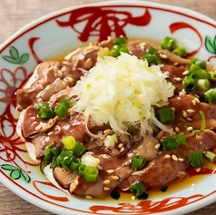 昭和空間で絶品サイドメニューも食べ尽くす贅沢焼肉宴！