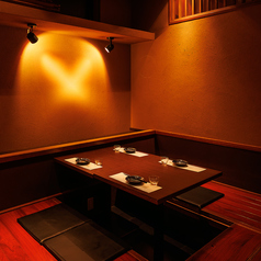 【掘りごたつ個室：6名様】ゆったり座れる掘りごたつ席です。プライベート感を大事に飲み会をしたいお客様にオススメ♪6名様までご利用可能です。