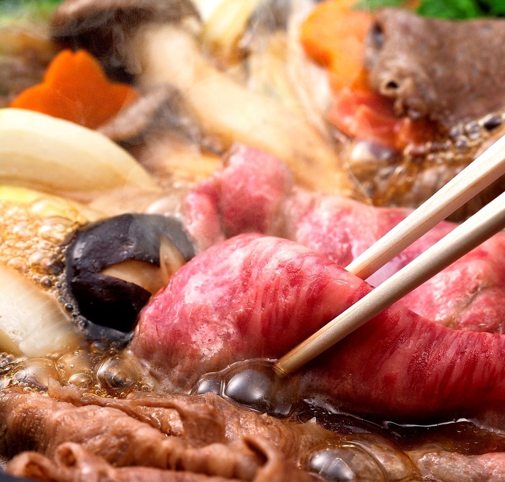 豪華鍋と言えば・・・すき焼き！具材も豊富でボリュームも満点☆お好きなだけ食べて下さい♪