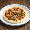 料理メニュー写真&nbsp;トマトビーフピザ / Tomato Beef Pizza