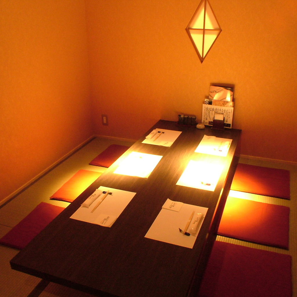 【和個室】完全個室は大小ご用意しております。ご家族連れや小グループでのご利用にもお薦めです。