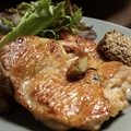 料理メニュー写真 【メイン】マテ茶鶏のコンフィ