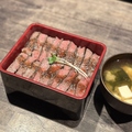 料理メニュー写真 和牛ステーキ重