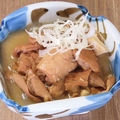 料理メニュー写真 〈名物〉もつ煮込み