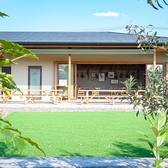 駐車場のご用意あります。15台分とめられる広々とした駐車場となっております！デートや女子会、記念日などお祝いの日にもぴったりです。皆様に喜んでもらえるよう、オリジナルメニューを沢山ご用意しております！ぜひご利用ください。