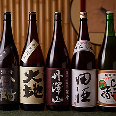 種類豊富な日本酒を取り揃えております。
