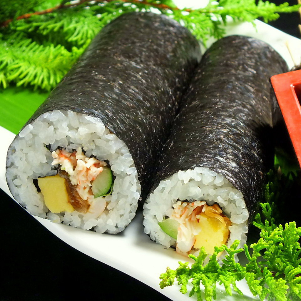 毎年人気の恵方巻★本ズワイや新鮮な海老を贅沢に使用。料理長秘伝のマヨネーズソースが人気。