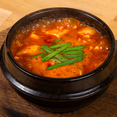 鶏の旨みをふんだんに感じていただける鶏スンドゥブ！の写真