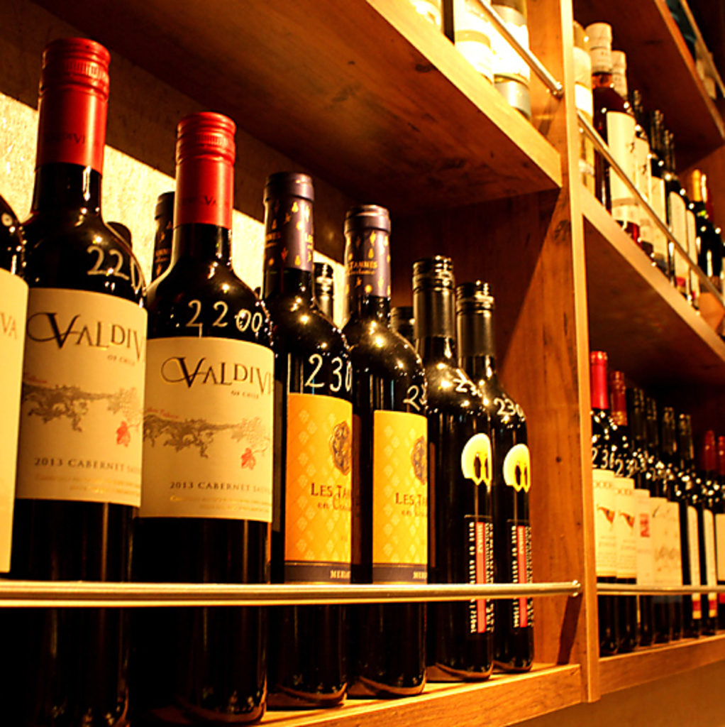 ボトルワインは1800円から♪国産ワイン、オーガニックワインなど品揃え豊富です！