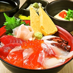 ランチは毎日11時半から営業しております♪