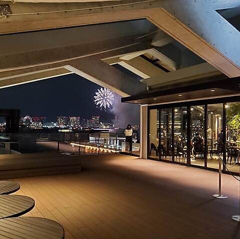 美しい景色も楽しめるダイニングバー！こだわりの料理と厳選したお酒をご堪能あれ◎