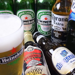 「ハイネケン」の生が飲める、松山でもレアなお店！他にも世界各国のビールご用意しています！