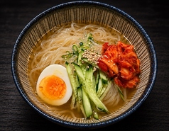 鰹の出汁香る冷麺