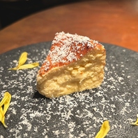 デザートになめらかな口当たりのバスクチーズケーキを