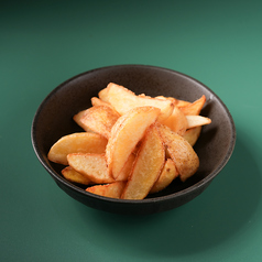 皮付きポテトフライ