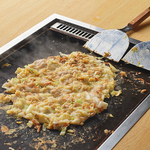 熱々のもんじゃを友達とシェアしよう！