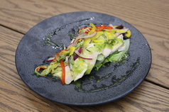 チキンの低温調理～香草サラダ仕立て～