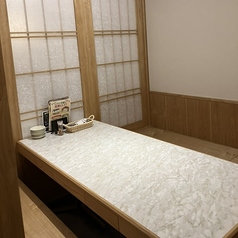 【毎月28日全品半額】焼鶏パーラー　チキん家　流山おおたかの森店の雰囲気3