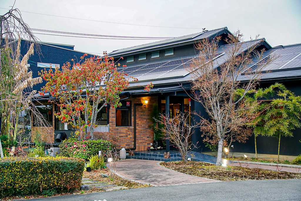 外観からは焼肉店とは想像がつかない、知る人ぞ知るお店です。