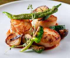 帆立貝のポアレ　サフラン風味（４切れ）