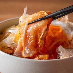 【鹿児島県垂水市】新玉葱たっぷり 地鶏むねたたき