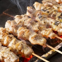 炭火焼き鳥！香ばしさと旨味が広がる極上の一串