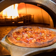 本場アカデミー賞アフターパーティーの定番「ウルフギャングスモークサーモンピザ 」の写真