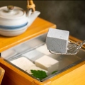 料理メニュー写真 江戸時代からの製法を守った伝統の味『三種の湯豆腐（6カン）』
