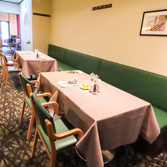 女子会や大切な方との食事に最適です！テーブル席は片側がソファ席となっておりますので、お子様でもご案内可能です。※お子様用の椅子はご用意しておりません。