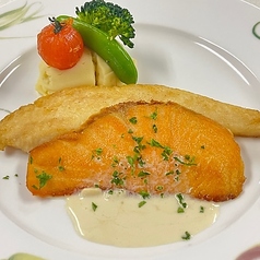 サーモン&白身魚のムニエル 白ワインソース