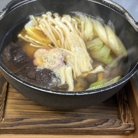 寒い冬にうれしい鍋。おひとり様用にご用意いたします
