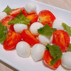 水牛モッツァレラのカプレーゼ