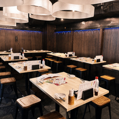 総席数81席。テーブル席46席・10卓で、大人数のご宴会にも対応しています。『人数が多くて入る店が見つからない』という幹事様も、まずはご相談ください。人数に合わせて席をご用意いたします♪すすきので大人数の宴会をお探しの方へ