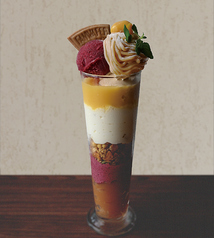 カシスモンブランパフェ