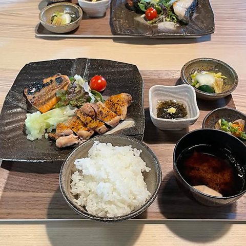 常滑散歩道内♪炭火焼定食のお店！