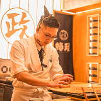 目の前で繰り広げられる！熟練シェフの技と創作和食